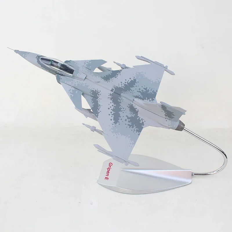 Scale 1/48 SAAB JAS-39 Gripen Miniature Diecast ABS Engineering Eco-friendly Plastic Fighter Models Souvenir Gift Toys For Boys