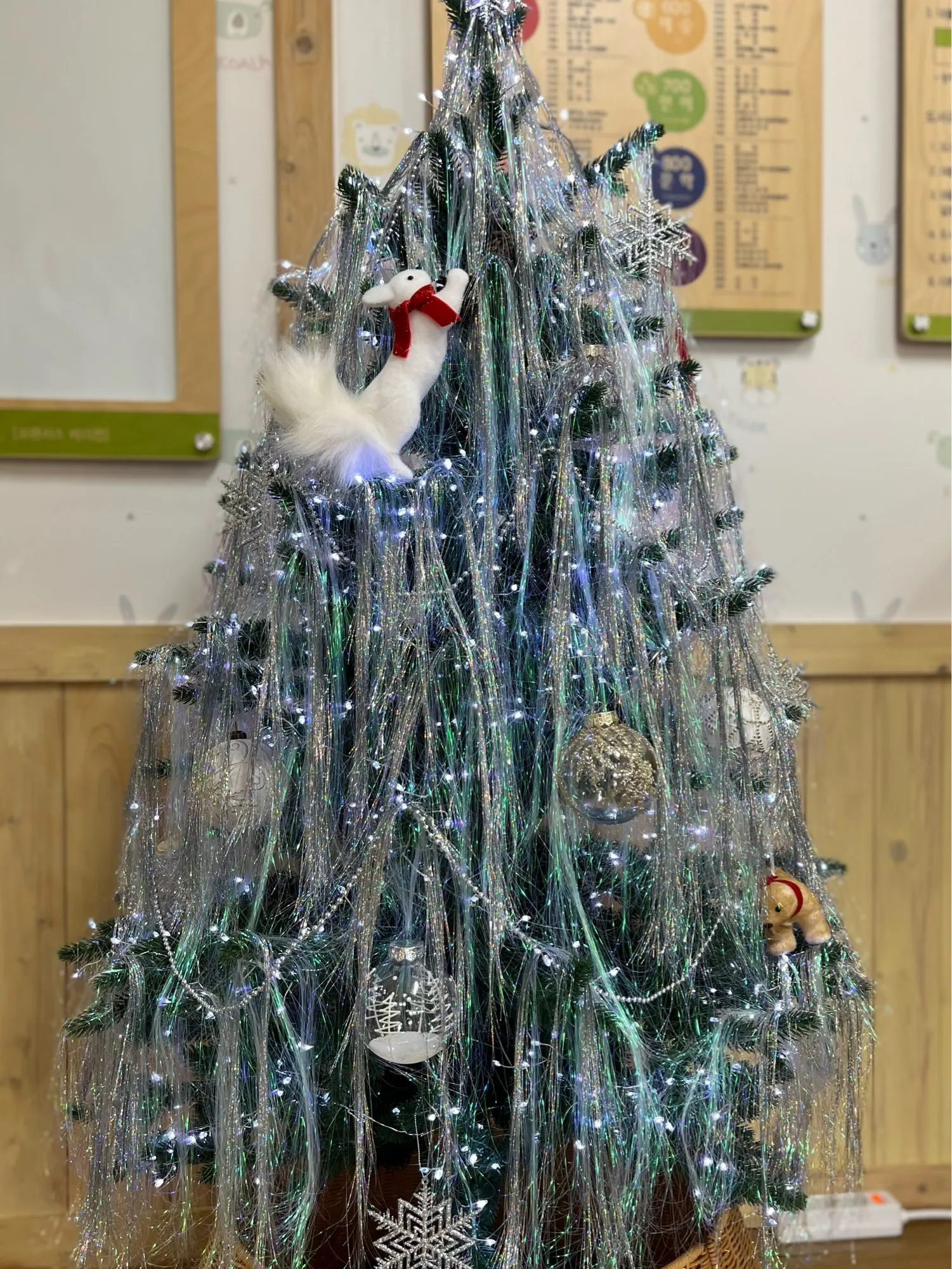 3000 Strands Icicles Iridescent Tinsel Foil Fringe Garland for Christmas Xmas Tree Graduation Party Supplies Holiday Decor photo review