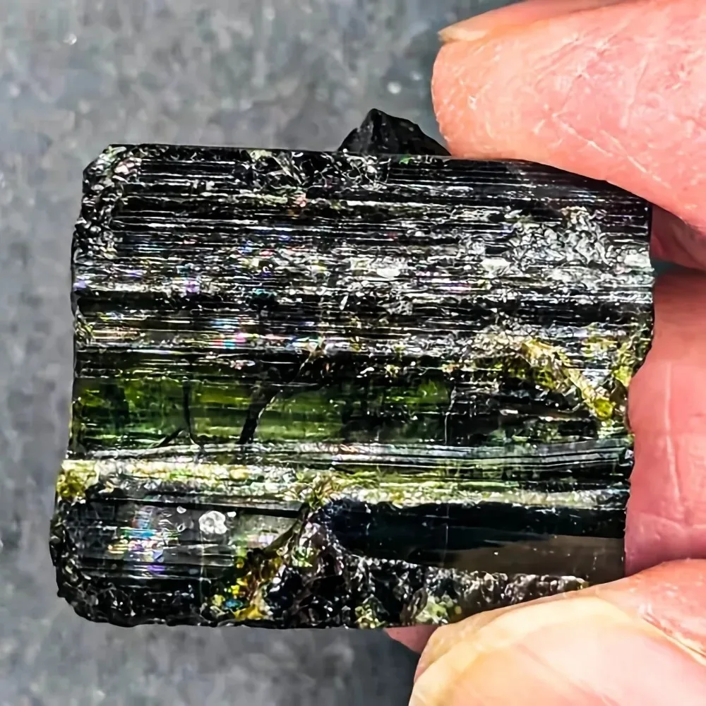 Raw Green Tourmaline Crystal Specimen, Natural Mineral Stone for Energy Healing, Meditation & Magnetism Cleansing