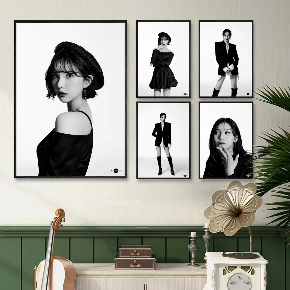 Kpop Girl Group Viviz Member Poster Decorative Paintings Bedroom Bedside Wall Sticker Living Room Cafe Entrance Home Decoration