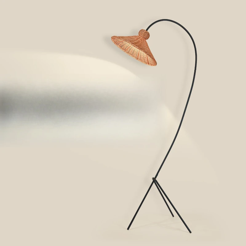

Rattan floor lamp, fishing lamp next to the sofa in the living room, French retro Japanese wabi-sabi wind, bedside vertical