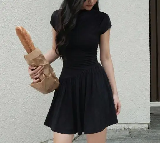 

Winter Women's Slimming Back Strap Fold Dress Fashionable Solid Color Short Sleeve New 2025