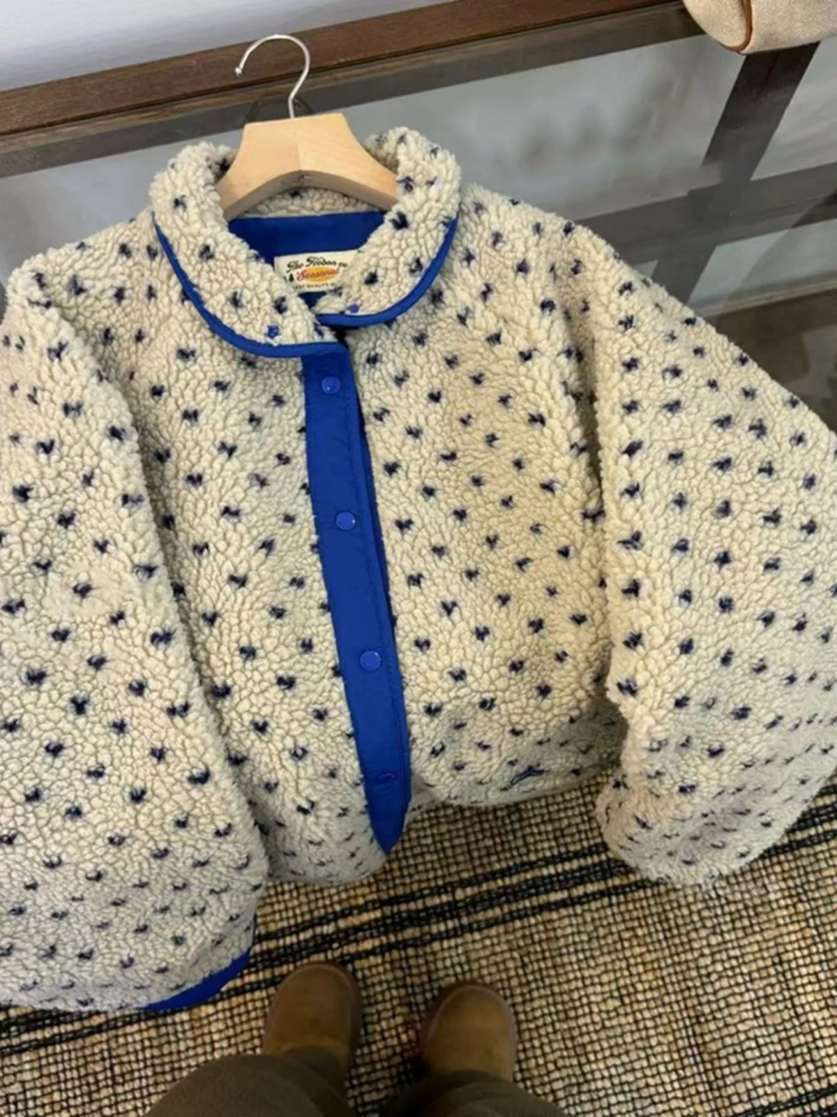 

Зимняя верхняя одежда Thiened с синим сердечком, женское пальто, двусторонний дизайн в горошек, отложной воротник, корейский сле