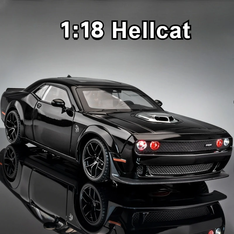 1:18 SRT Hellcat Muscle Sports Car Alloy Diecast Car Model Sound and Light Children's Toy Collectibles Birthday Gift