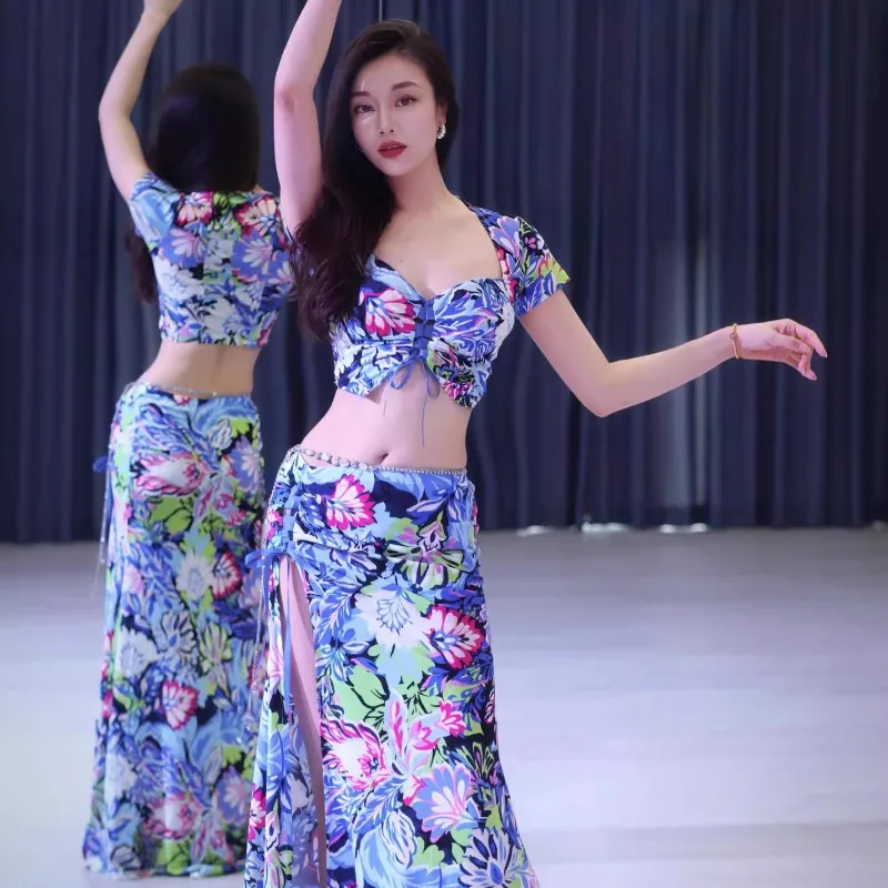 Maßgeschneiderte Bauchtanzkostüme, orientalisches Tanzkleid, blaues Übungskleid zum Binden, bedruckte Oberteile und Schlitzröcke
