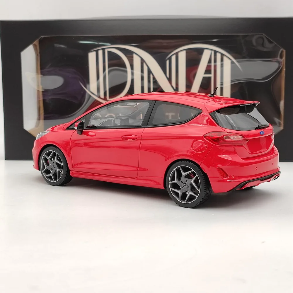 DNA Collectibles 1/18 Fiesta ST 2020 DNA000093 Resin Model Car Limited Red