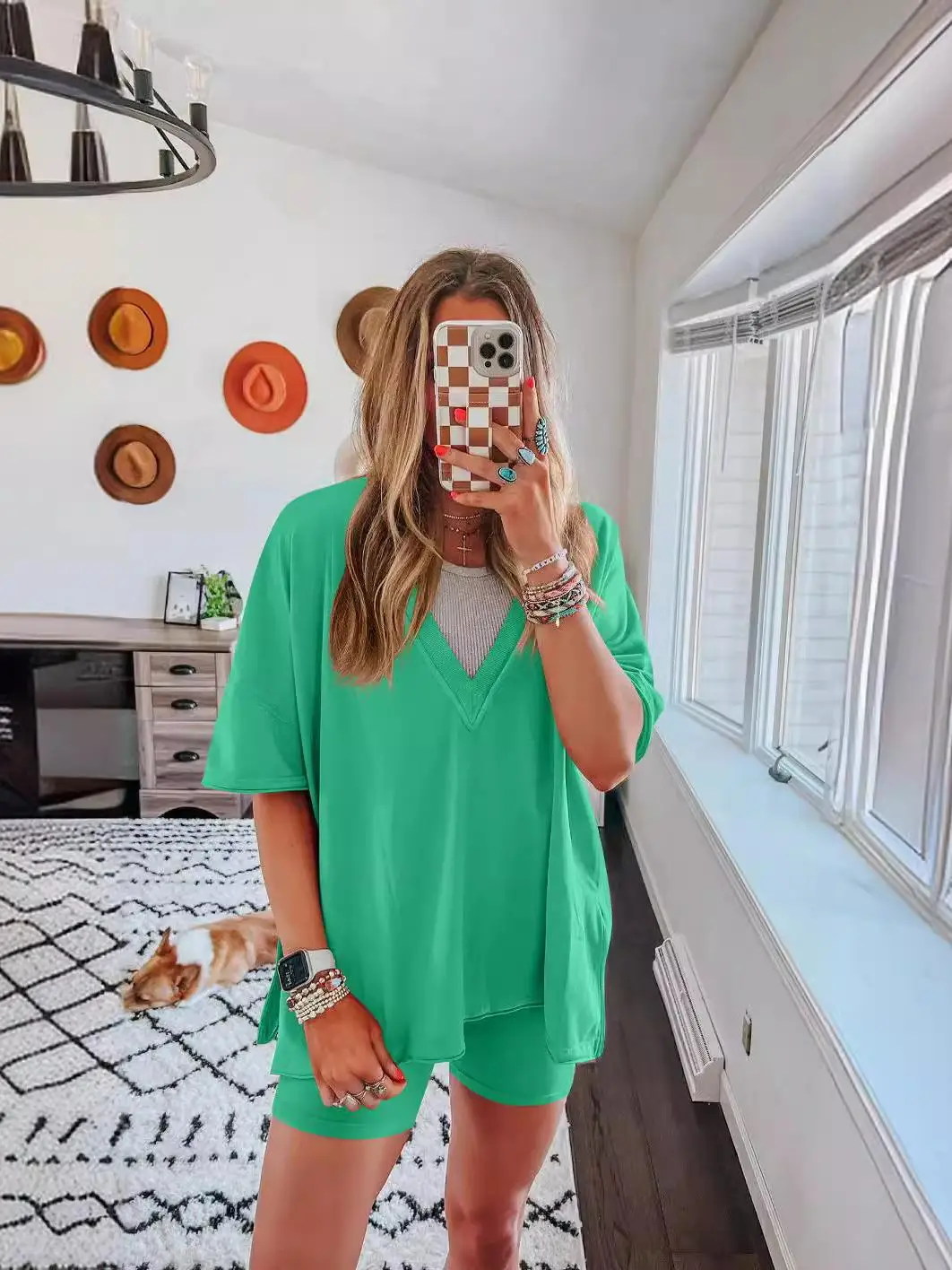 

Summer New Women's Casual ort Sve Large V-ne Independent orts Two-piece Set Faionable Comfortable Spring Collection