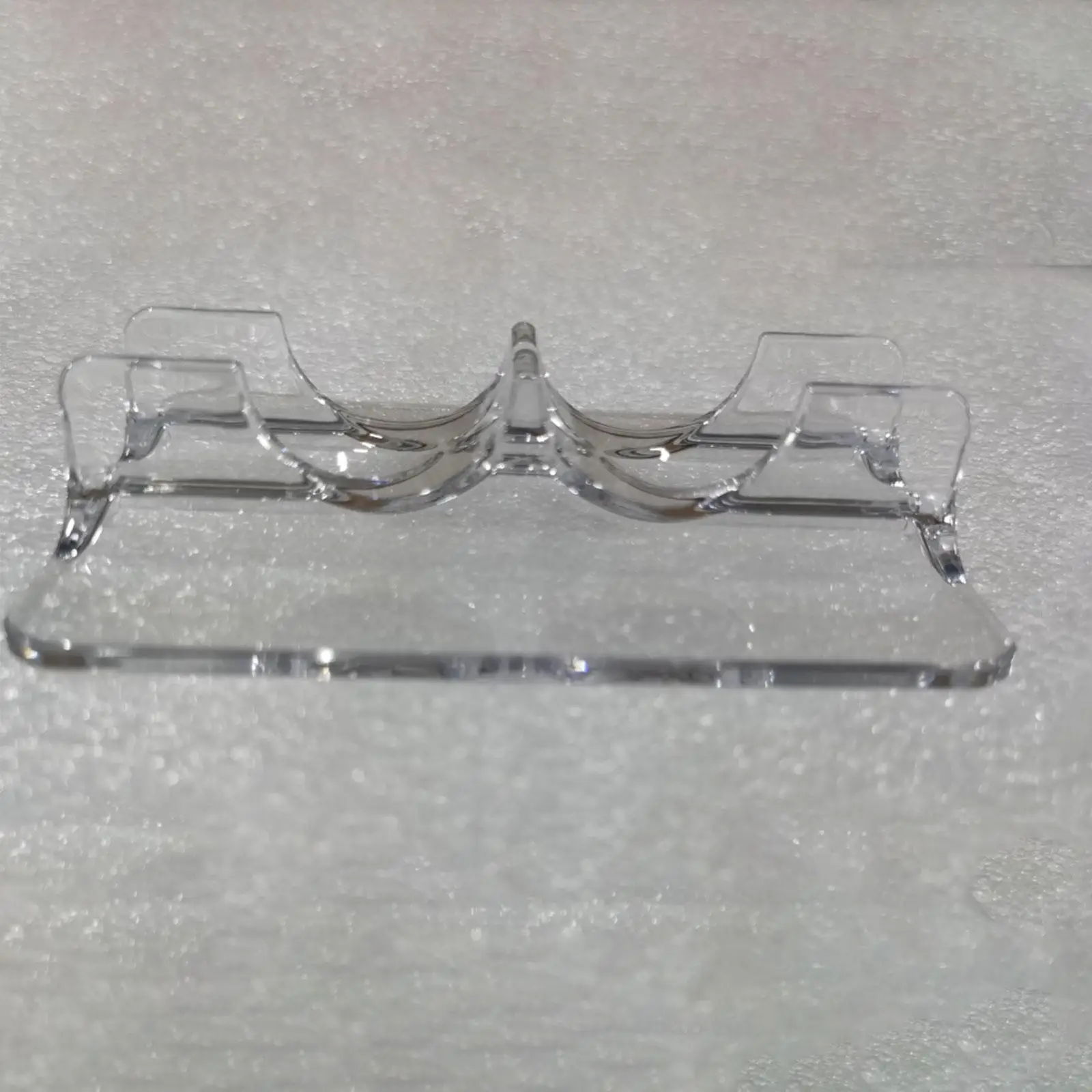 

Прозрачная витрина для роликовых коньков: пластиковая подставка-органайзер для магазина или фотостудии