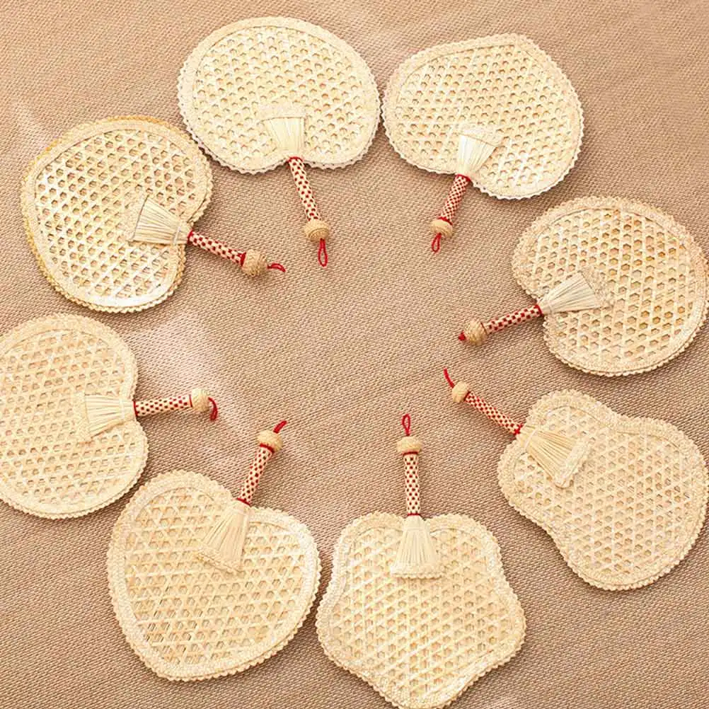 

Handmade Knitted Heart Shape Cattail Leaf Fan Light Yellow Portable Summer Handheld Cooling Fan Bamboo Fragrance Summer