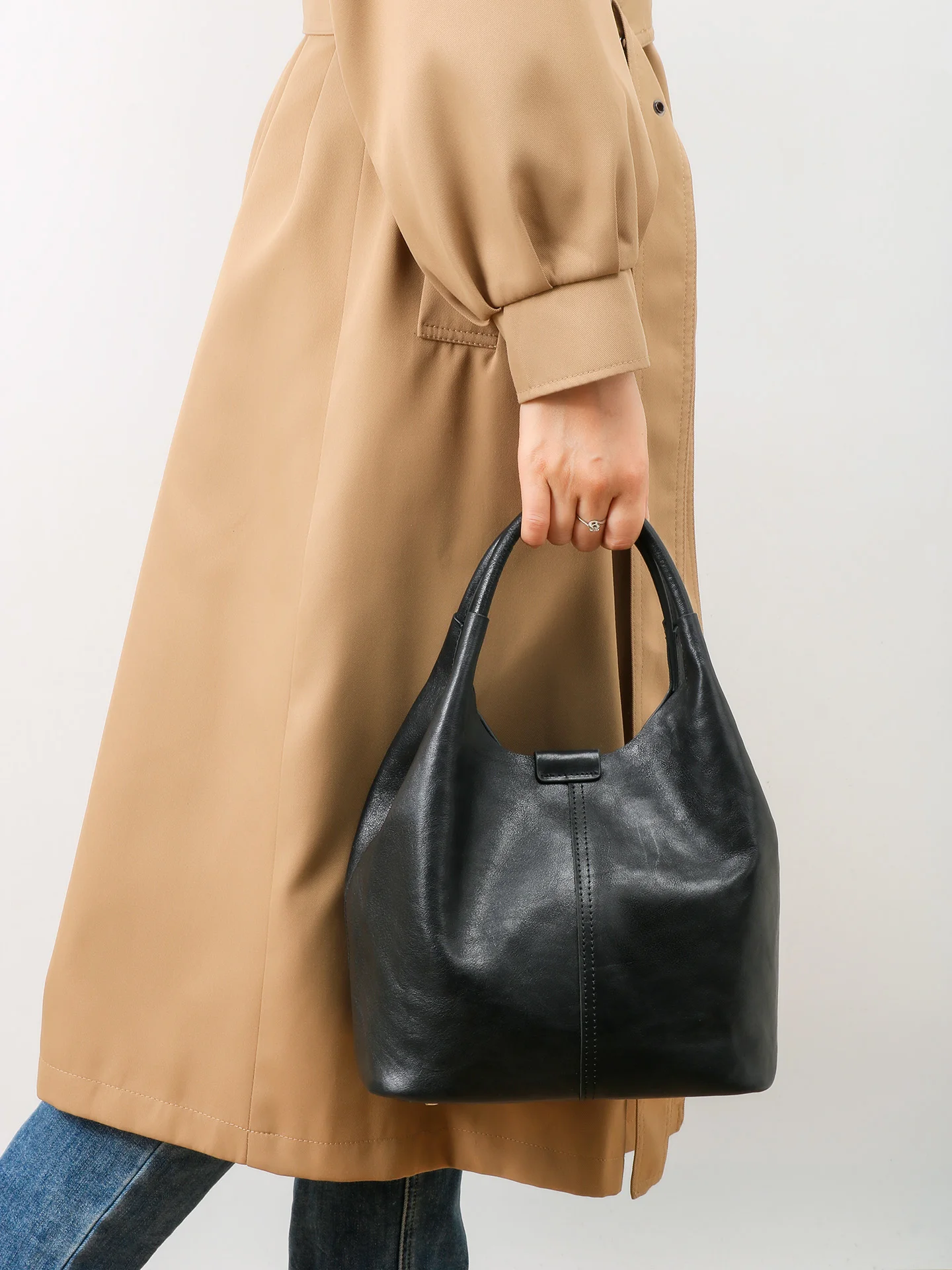 

2025 New Retro Top Layer Tanned Leather Buet Handbag Women's Large Capaci Handheld Crossbody Bag Casual Simple Sle