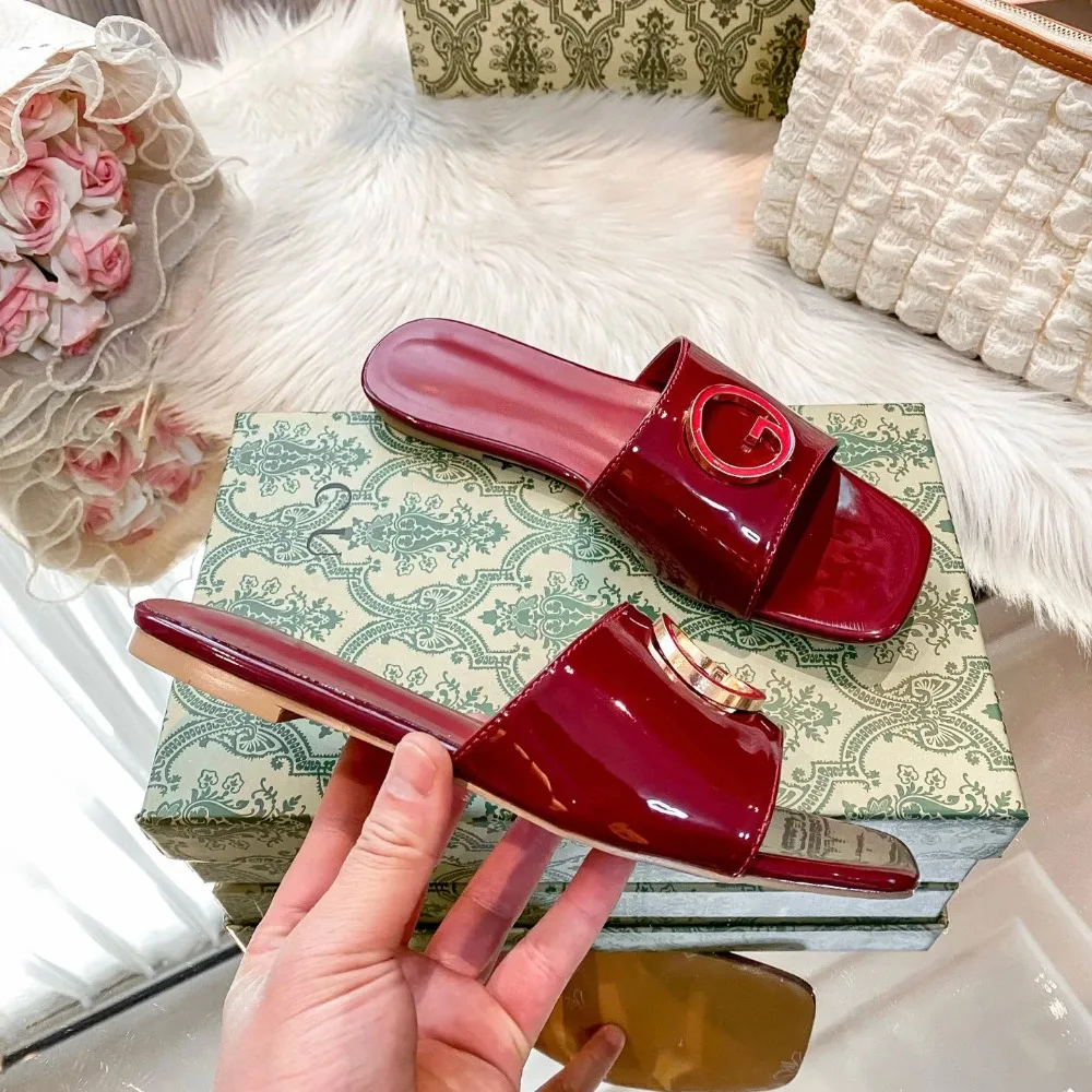 

French Luxury Women's Shoes, 2026 Summer New Product Open-toe Sandals, Beach Casual Fashionable Slippers, Anti-slip Outerwear Sandals for Women, Trendy Double-G Design Girl-style Slippers, Trendy Versatile Fashion Slippers