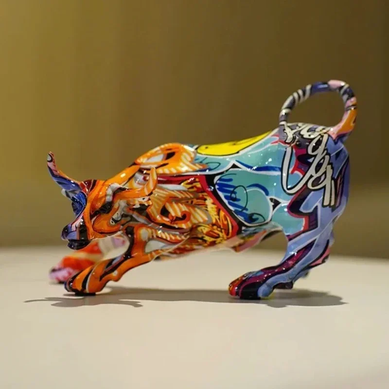 Wall Street Bull Figurines The Miami Bull Model OX Bitcoin Statue Resin Handmade Graffiti Crafts Home Desktop Decor Friend Gifts