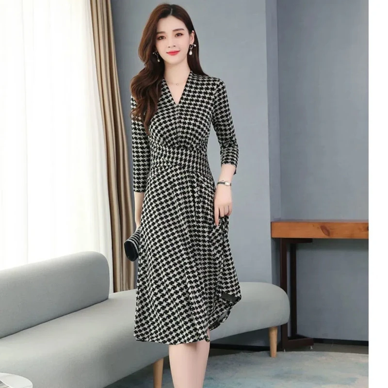Spring Autumn New V-neck Long Sleeve Fashion Midi Dress Women High Street Casual Plaid Printing Dresses Vintage Elegant Vestidos