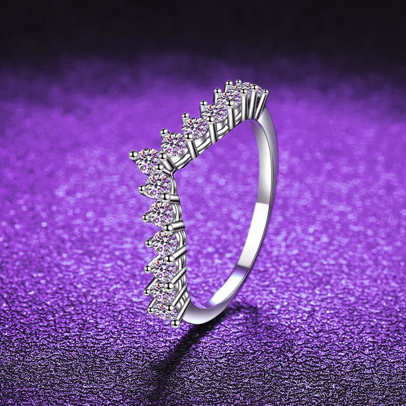 

S925 Silver White Gold Plated 0.78CT D Color Moissanite V-Shape Crown Ring for Women, US Size 5-9, Exquisite Jewelry.
