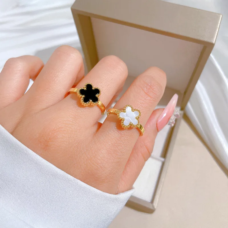 RONGXUANMEI 2024 New Trendy Gold Color Stainless Steel Five Leaf Flower Rings For Women Exquisite Colorfast Party Finger Ring