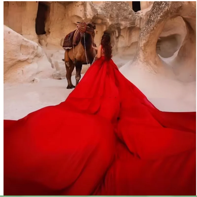 ชุดเดรสงานแต่งงานสีแดงสุดหรูหราและเซ็กซี่ ผ้าเนื้อนุ่ม ชุดเดรสแบบดาราพร้อมชายกระโปรงยาว ชุดเดรสสำหรับโอกาสพิเศษ ชุดราตรี