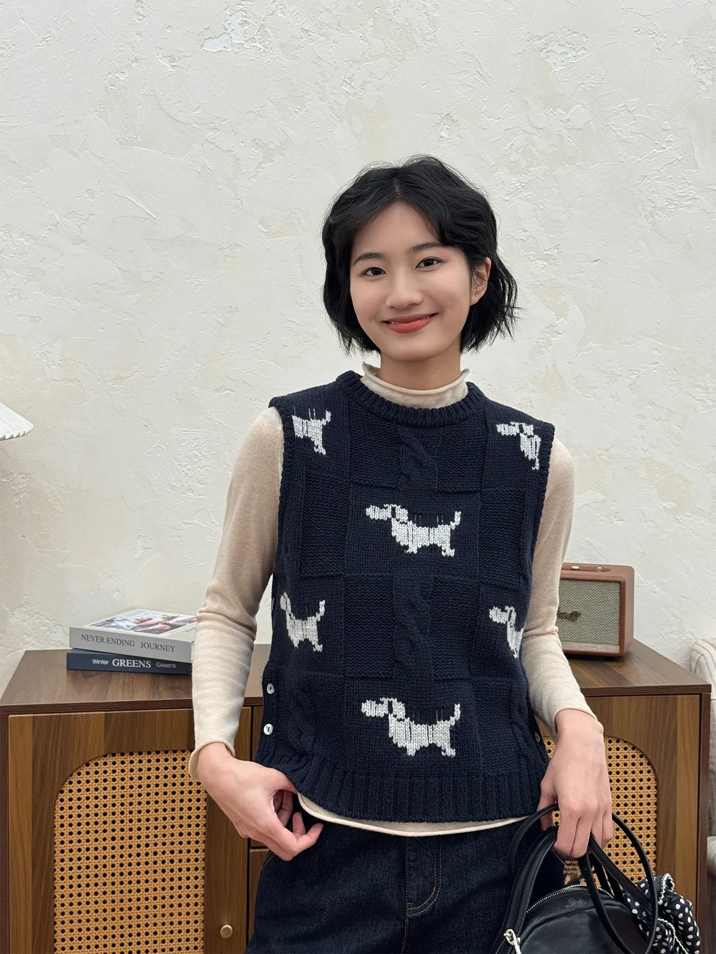 

Wool Knitted round Ne Vest Women's Faion Commute Sle Retro Doggie Twist Patterned 2025 Winter New Arrival by LANGQING TONG