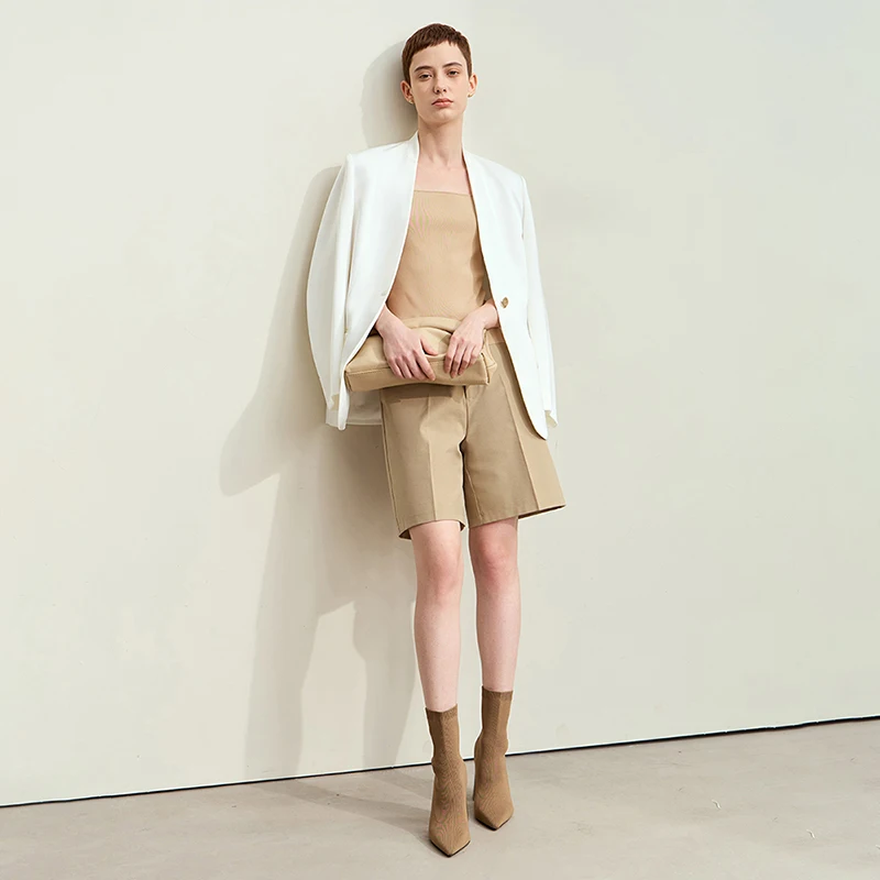 Amii بساطتها سترة نسائية 2025 الخريف جديد ركاب بليزرات للنساء الخامس الرقبة طويلة الأكمام مستقيم الساتان معطف الإناث 12443056