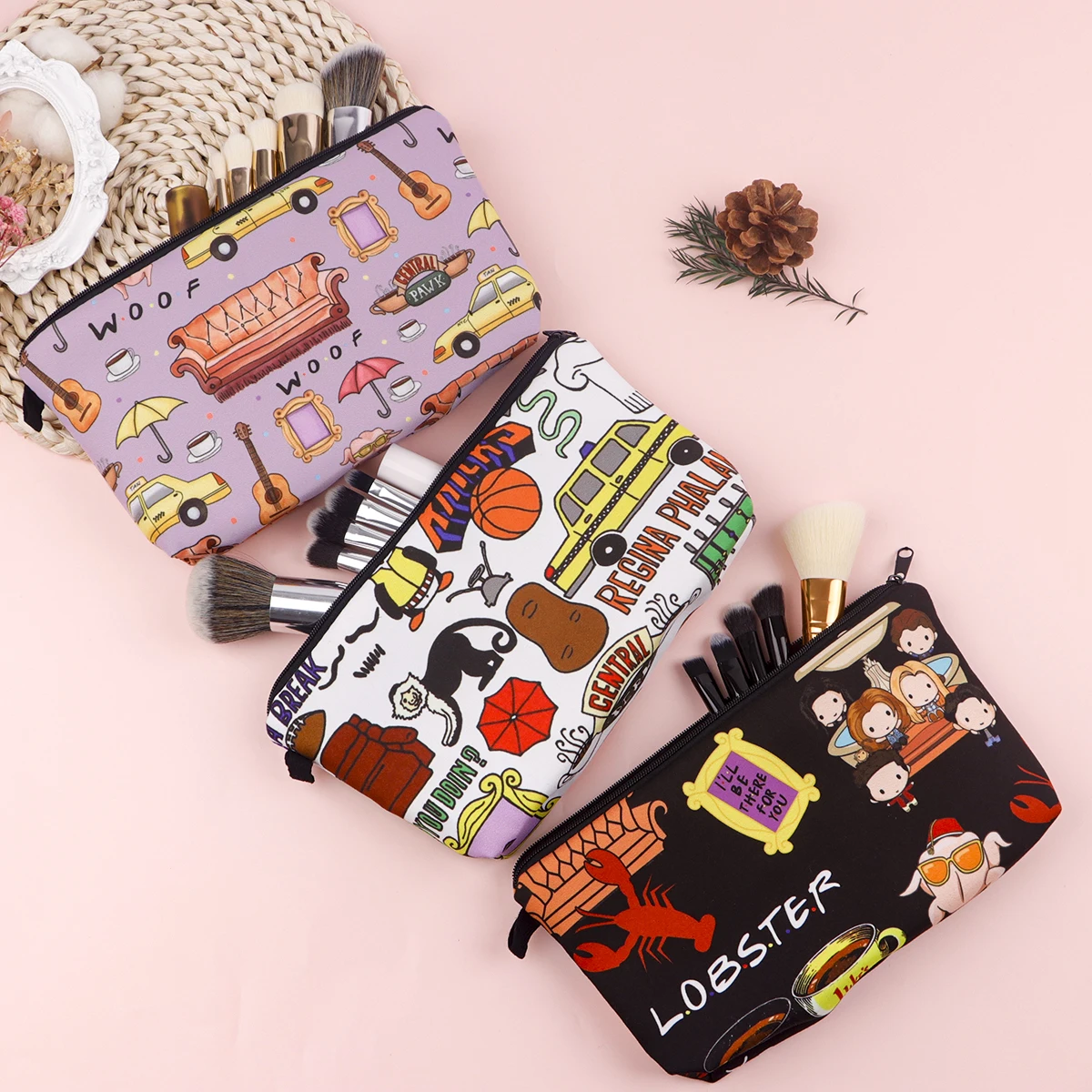 

Classic TV Show Friends Travel Makeup Bag Women Cosmetic Brush Bags Portable Travel Storage Pouch Lipstick Bag Makeup Case