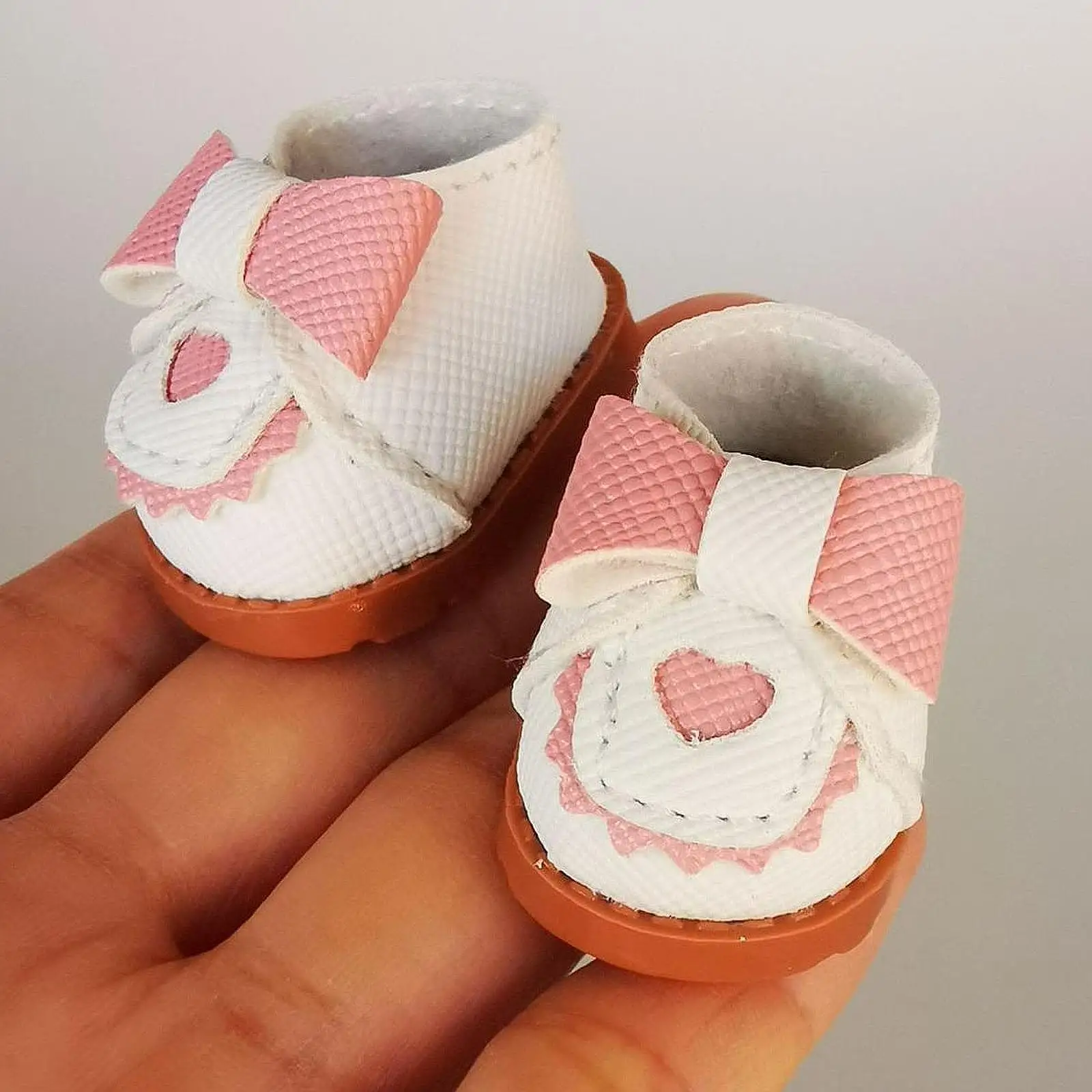 ファッション人形の靴ミニチュアおもちゃ、コスチュームアクセサリー、17cm人形用の手作りモデル男の子人形ハロウィンギフト