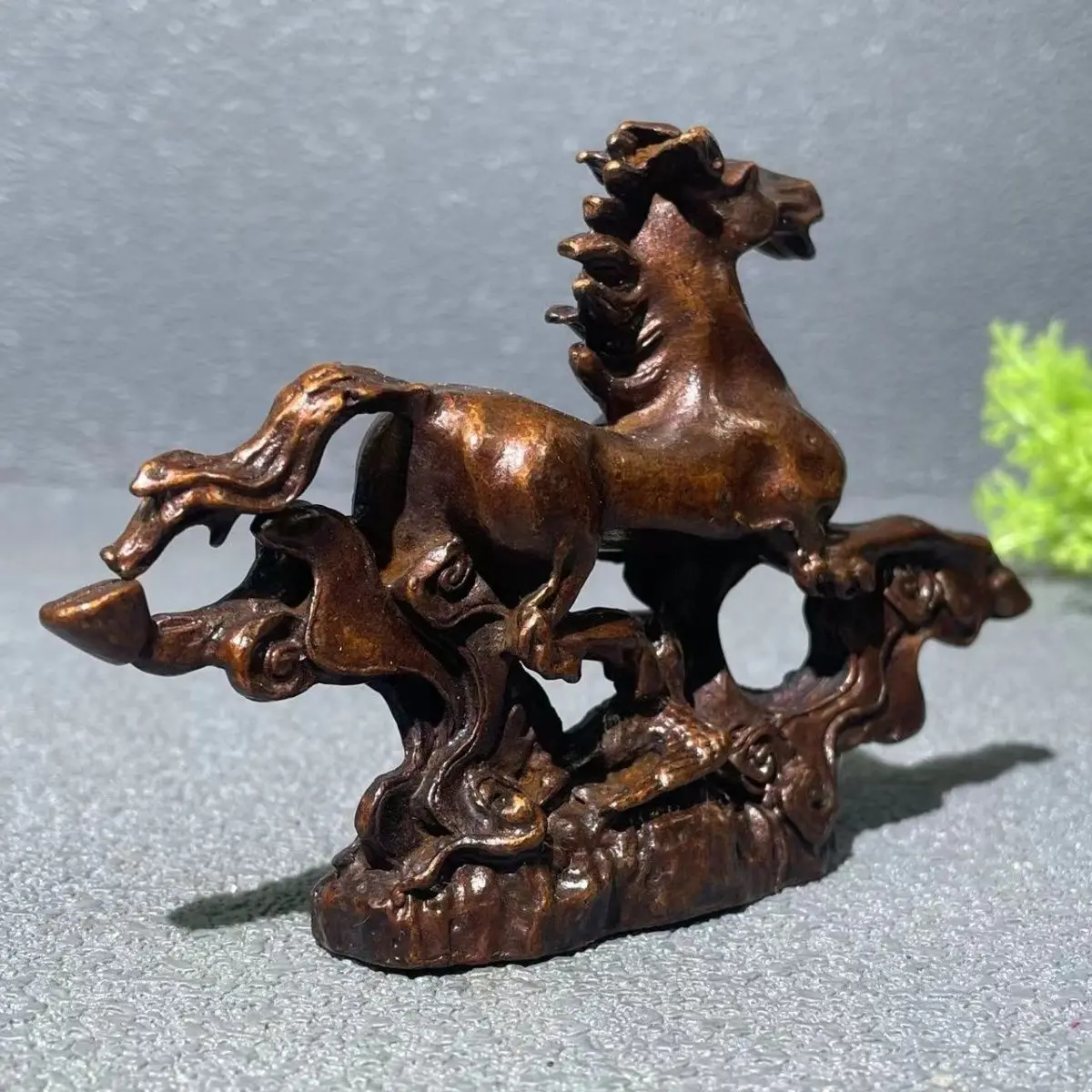 Metal Statue Ancient style attracts wealth, flying horses, ornaments, horses step on flying swallows, horses arrive at success,