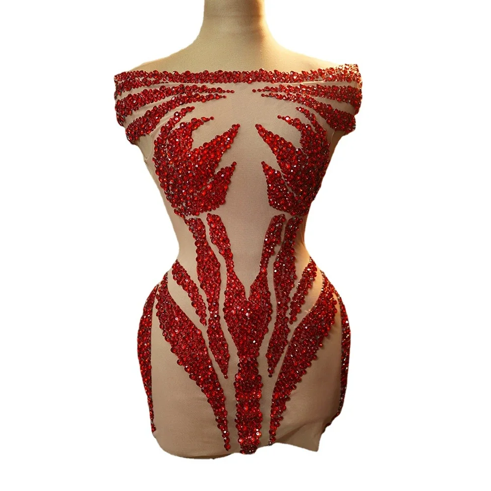 Vestido corto rojo brillante con diamantes de imitación para mujer, vestido Sexy de malla con hombros descubiertos para fiesta de celebración de cumpleaños, sesión de fotos, ropa de escenario para cantante