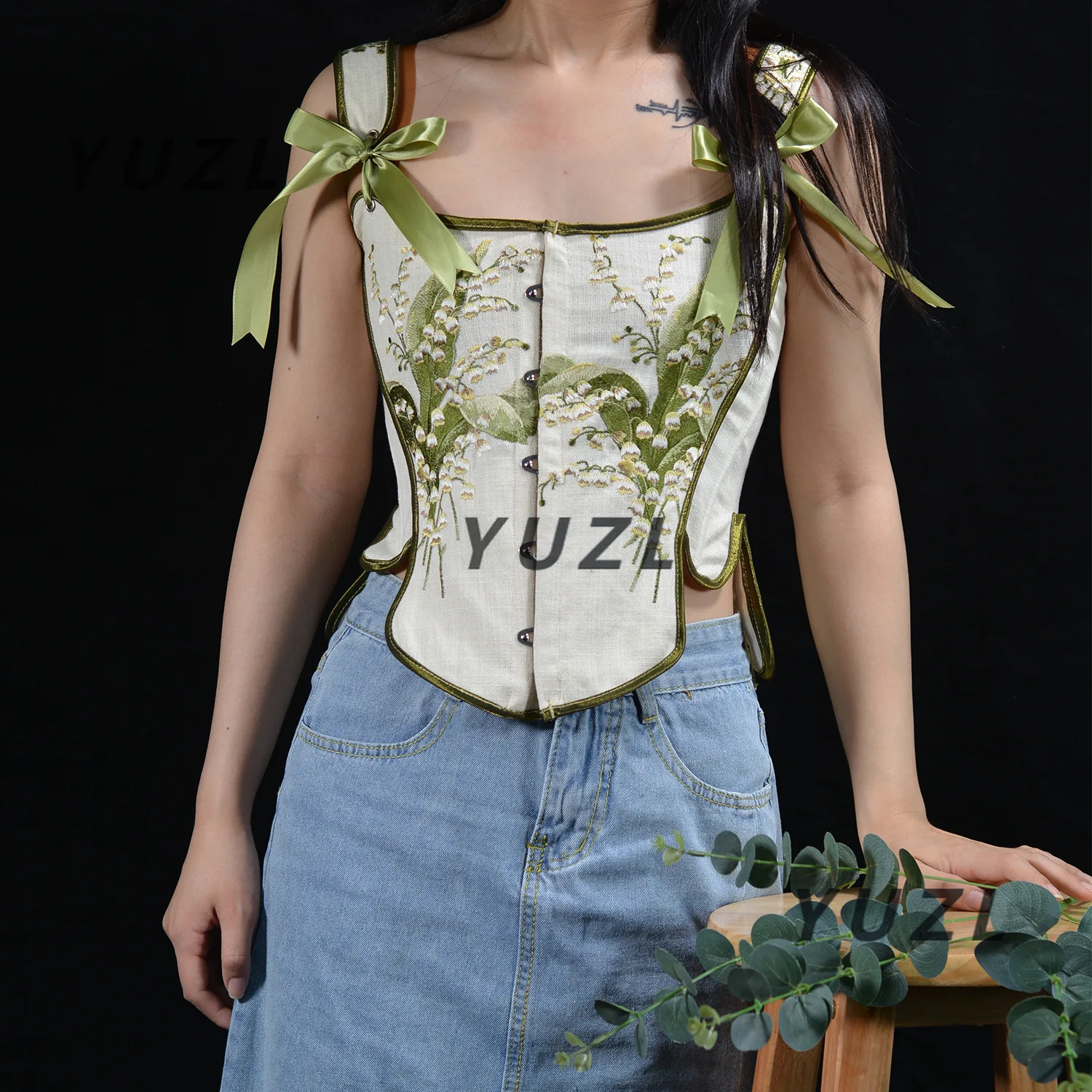 2025-nuevo-2024-nueva-primavera-micro-objeto-bordado-lirio-del-valle-y-yo-primavera-2024-top-con-corse-victoria