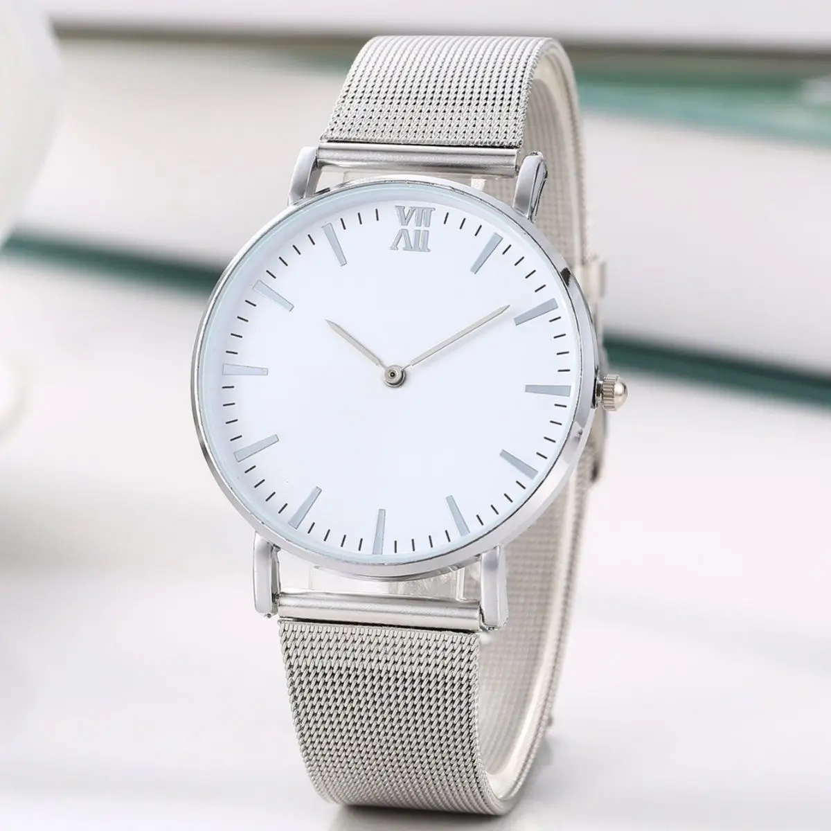 Mesh belt women's watch men's quartz watch simple and fashionable casual alloy belt two pin watch