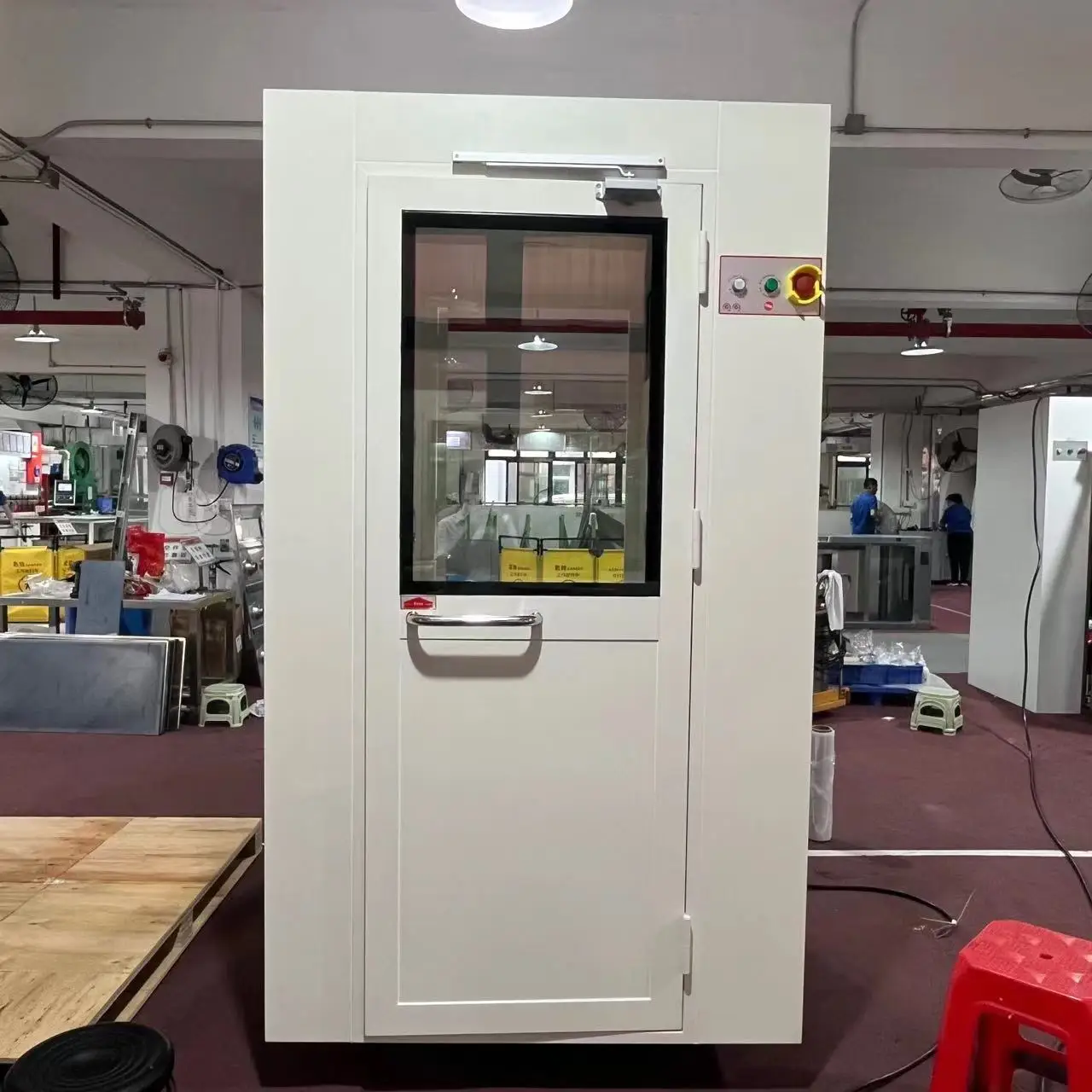 الصين تصنيع معدات المختبرات عالية الجودة المخصصة غرفة نظيفة التعشيق دش الهواء التلقائي