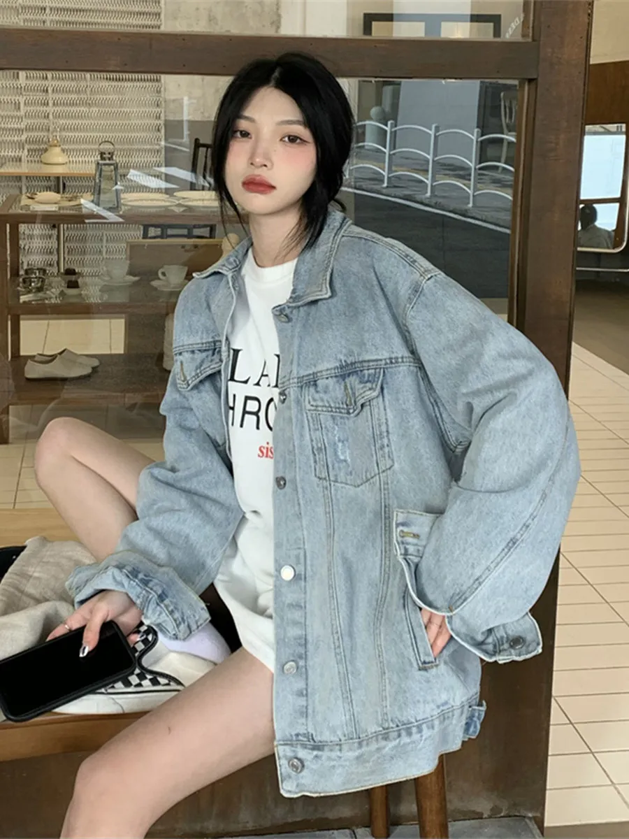 

Женская джинсовая куртка больших размеров в винтажном уличном стиле, свободного кроя, универсальная, в рабочем стиле, модная, с длинными рукавами, из хлопка и полиэстера