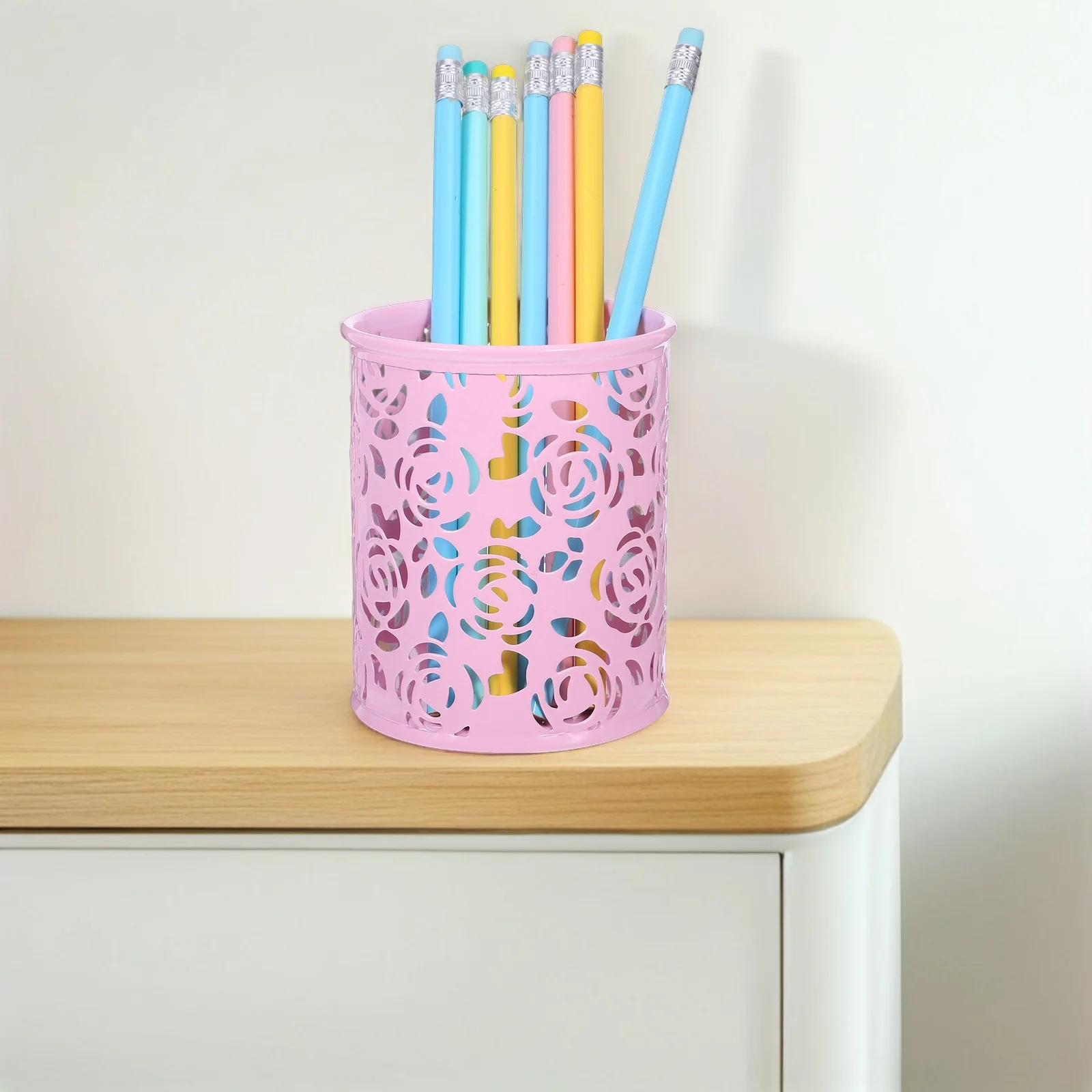 

Rose Flower Shaped Metal Pen Container Hollow Cut Pencil Holder for Office School Supplies Organizer Decor Pink