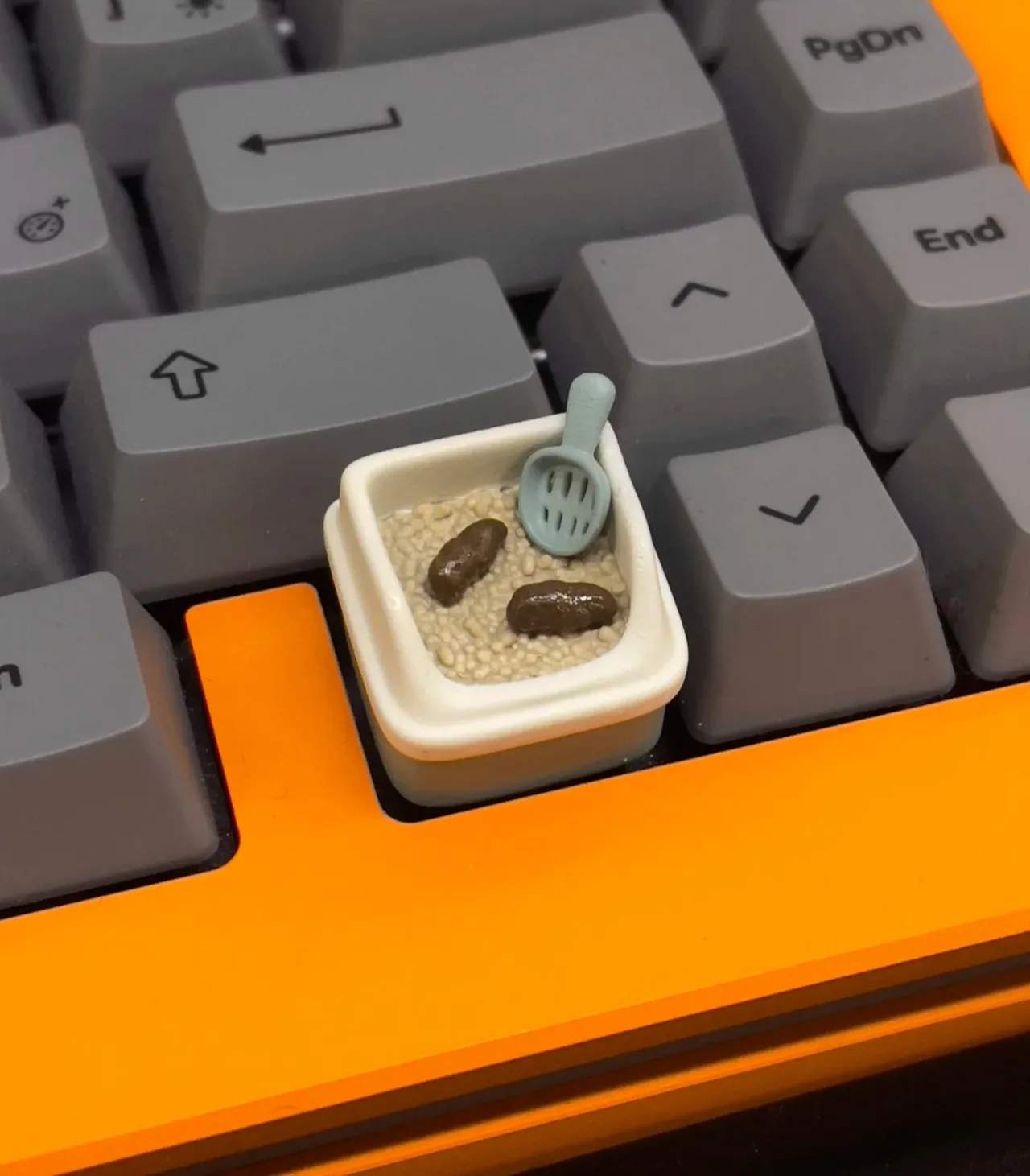 Cat litter box keycap shovel poop official keycap funny key game mechanical keyboard cat poop keycap
