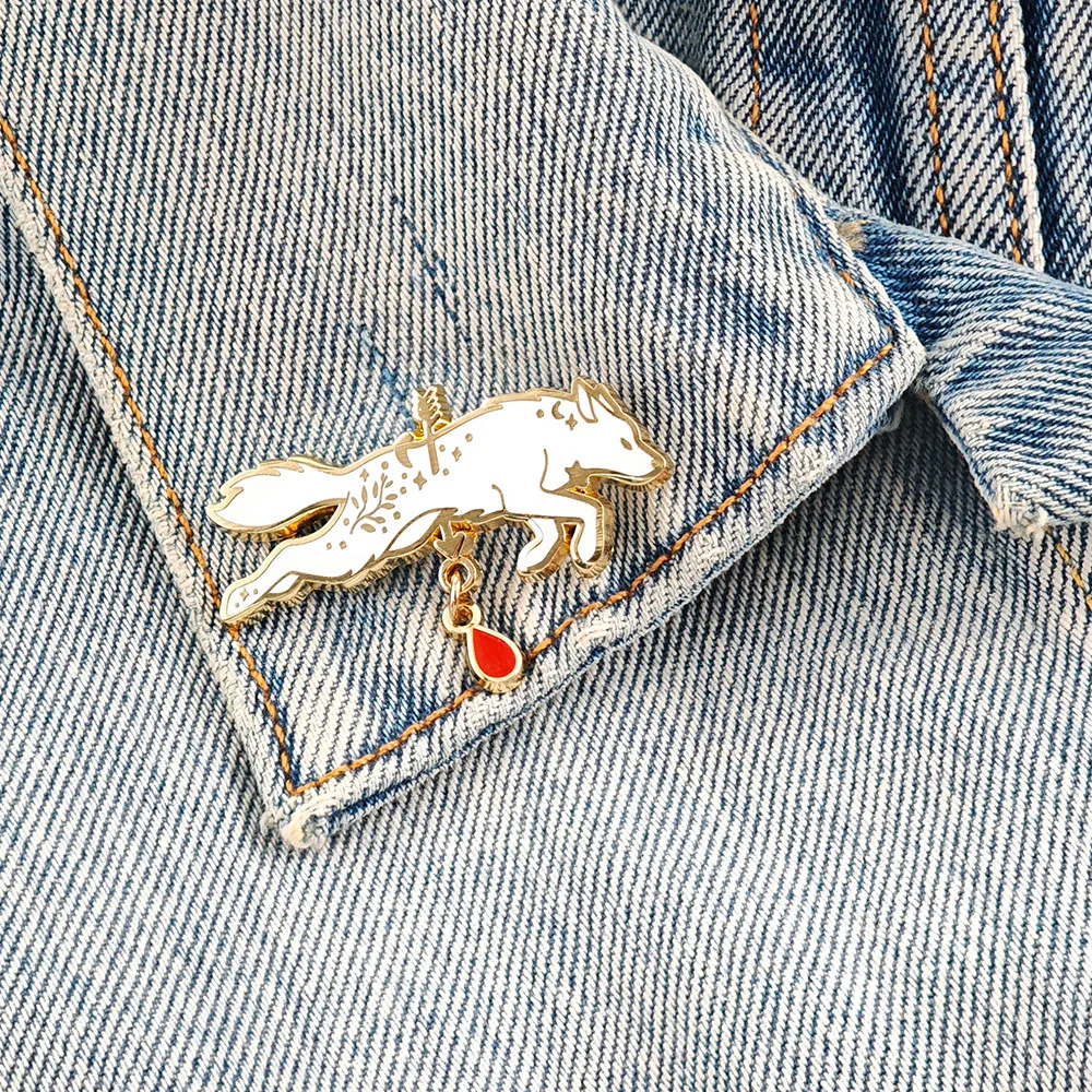Antikes Rom Lupercalia Emaille-Pin Mythologische Weiße Wolf-Brosche Pfeil Blutstropfen Anhänger Abzeichen Pagan Wicca Schmuck Geschenk für Fr – Detail 5