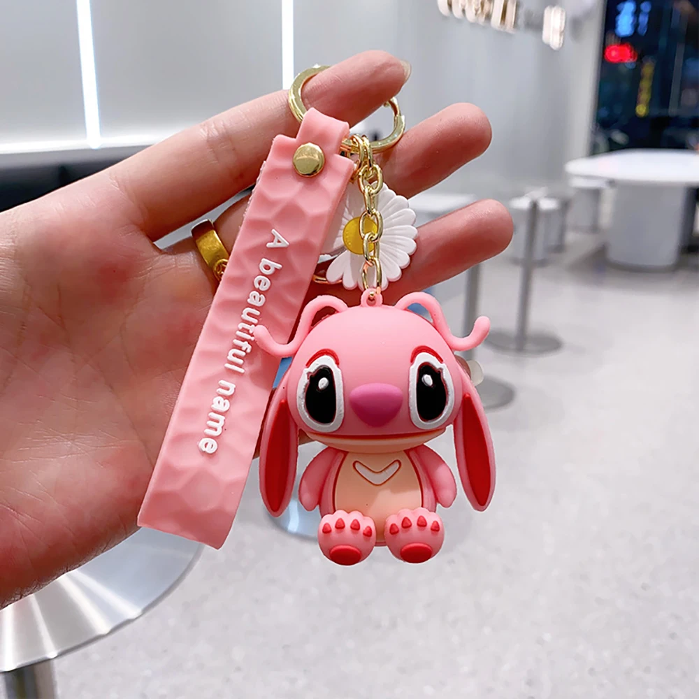 ディズニー アニメ ステッチ シリーズ キーホルダー かわいい漫画のデザイン 実用的で装飾的なバッグと鍵の飾り 十代の若者たちへの誕生日プレゼント