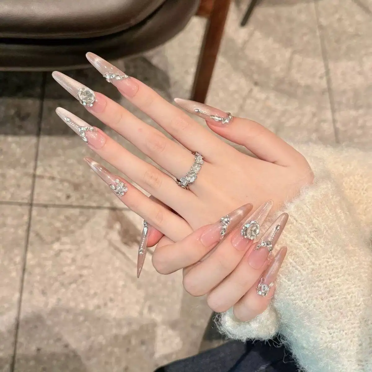 手作りキャットアイ装飾付きウェアラブルネイル-ロングスリムフェイクネイル-ラグジュアリープレスオンネイルチップ