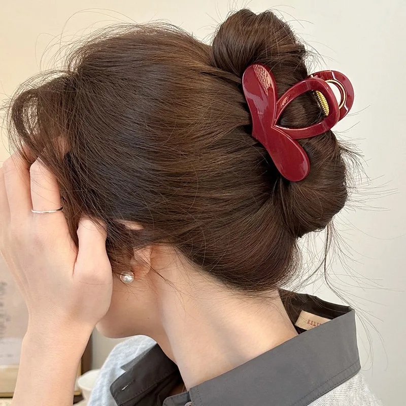 New Heart Shaped Hair Claws for Girl Fashion Solid Color Frosted Shark Clips 8CM Barrettes Simple Headwear