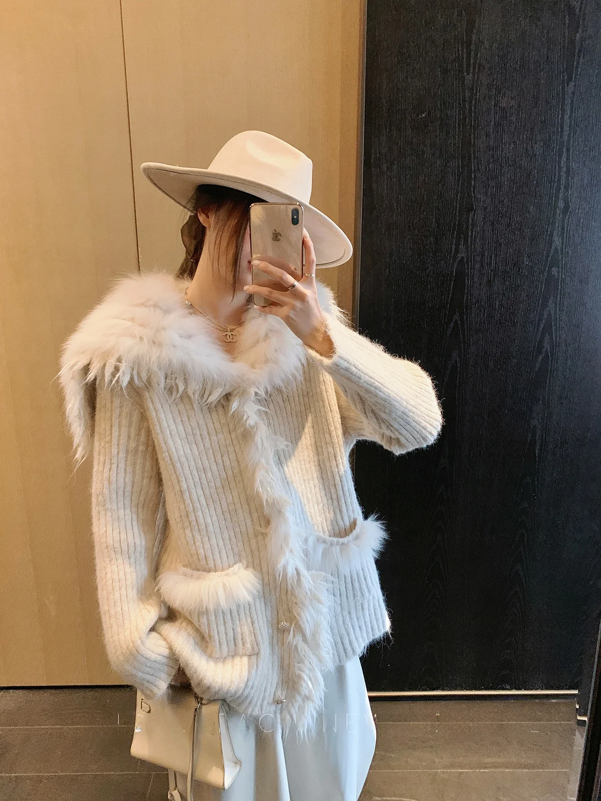 

White Fur Hooded Knit Cardigan Thiened Women's Sweater Yang PaoPao Brand Commute Sle Pure Color Autumn Winter New Arr...