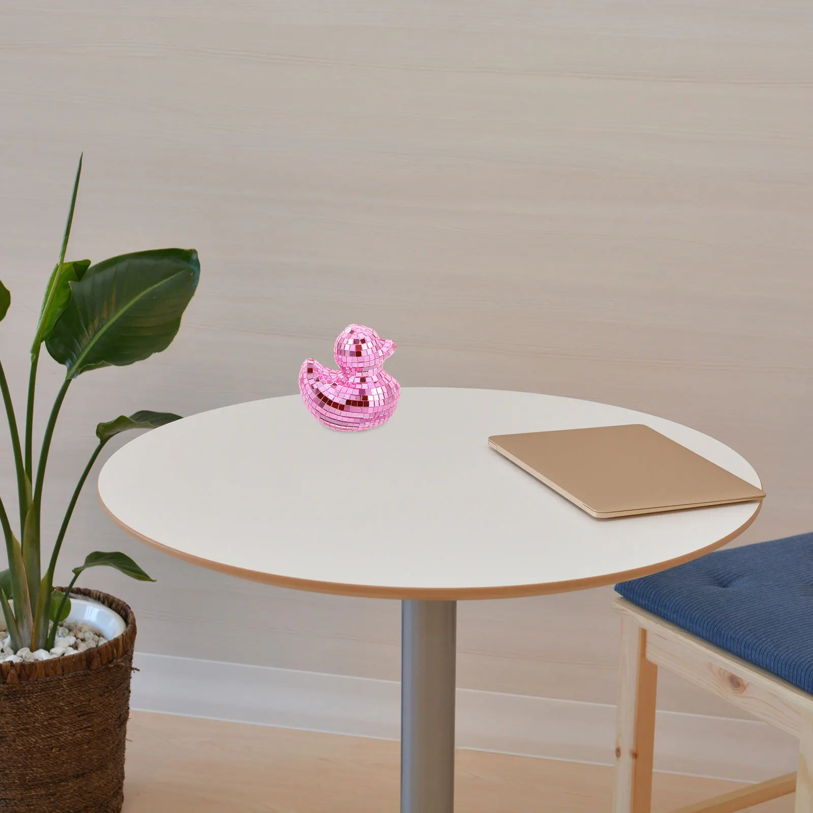 

Dazzling Duck Shape Disco Ball Decor Fun Glittery Animal Ornament for Holiday Parties New Year Celebration Table Display