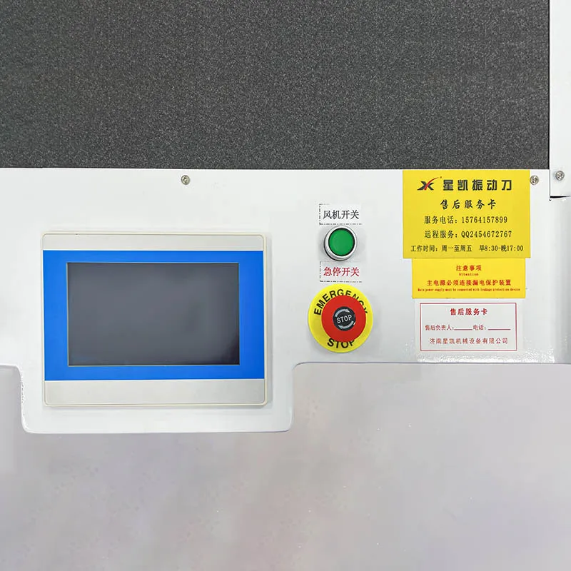 Macchina da taglio a coltello vibrante con alimentazione automatica ad alta precisione per abbigliamento/scarpe e borse