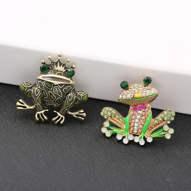 

Frog temperament metal drop oil animal brooch