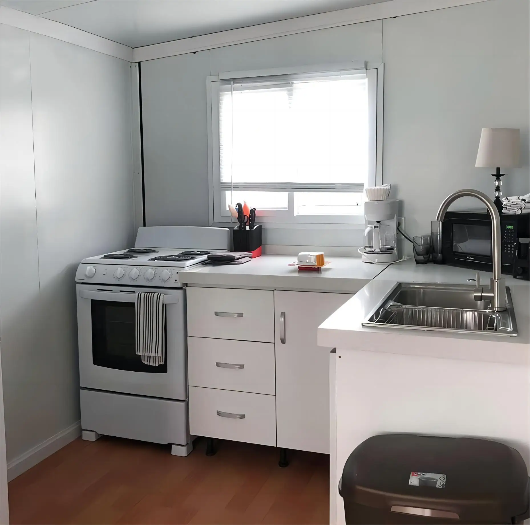 Portable Expandable House 20ft 40ft Container Prefab Home with All Living Essentials Kitchen Bedroom and Washroom