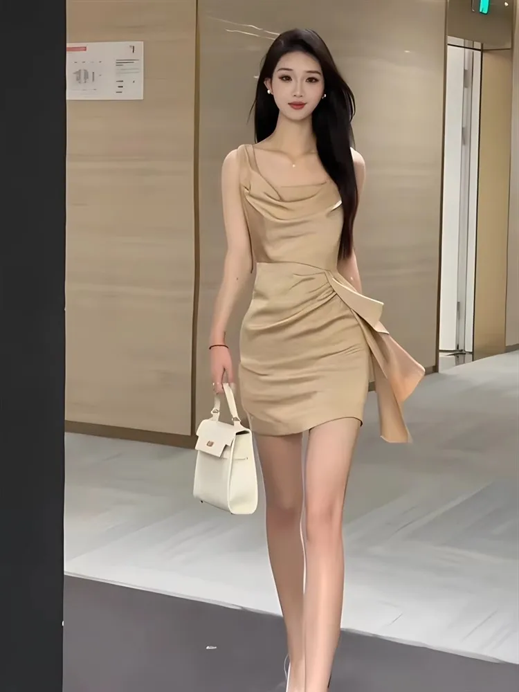 フランスのセクシーなサテンホルターネックドレス レディース 夏新作 ミニ丈Aラインショートスカートデザイン ノースリーブ エンパイアウエスト ガウン レディースドレス