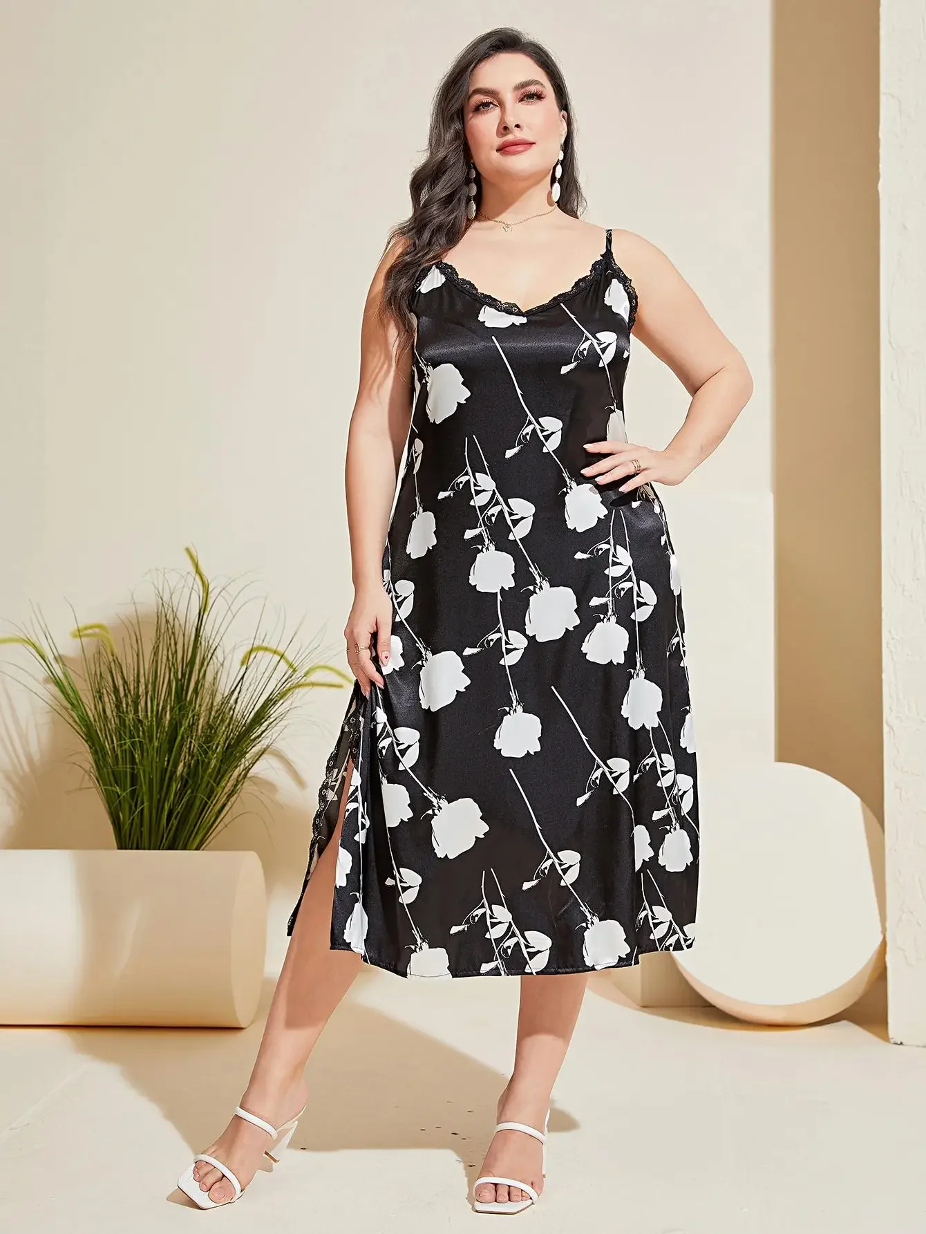 Sleeveless Lace Sexy Women\'s Nightgown Dress V Neck Plus Size Sleepwear Black Floral Print Pajama Summer Side Split Sleep Robe