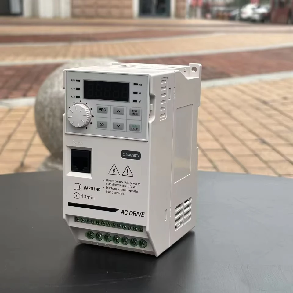 

Привод переменного тока 0,75 кВт ~ 5,5 кВт Частотный привод VFD CPF8000-M Mini VFD 0,75 кВт/1,5 кВт/2,2 кВт/3 кВт/4 кВт/5,5 кВт с CE