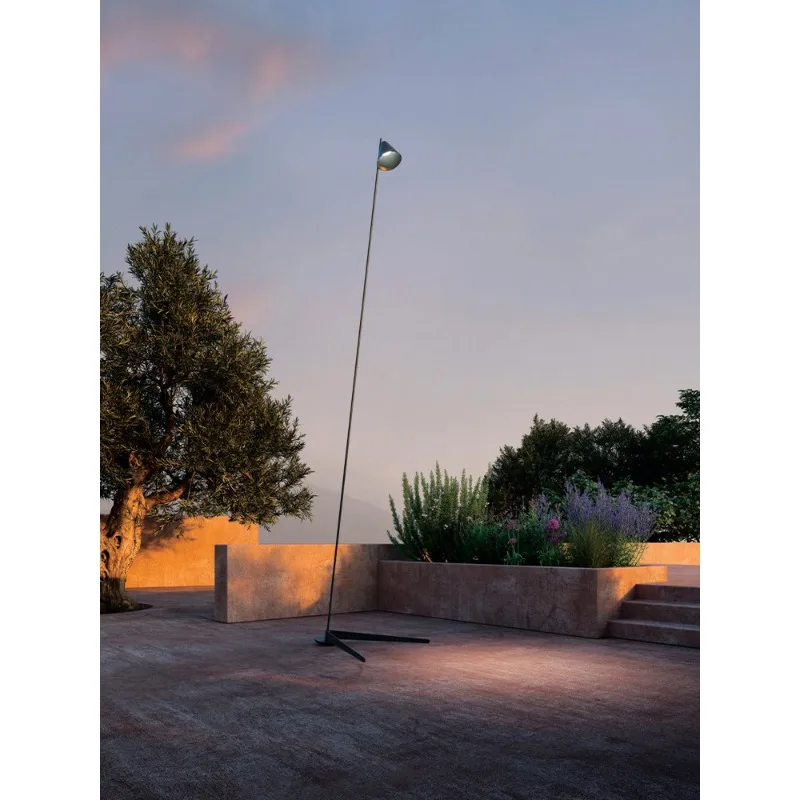 Outdoor waterproof high pole floor lamp courtyard villa lighting ambient light outdoor garden decoration terrace