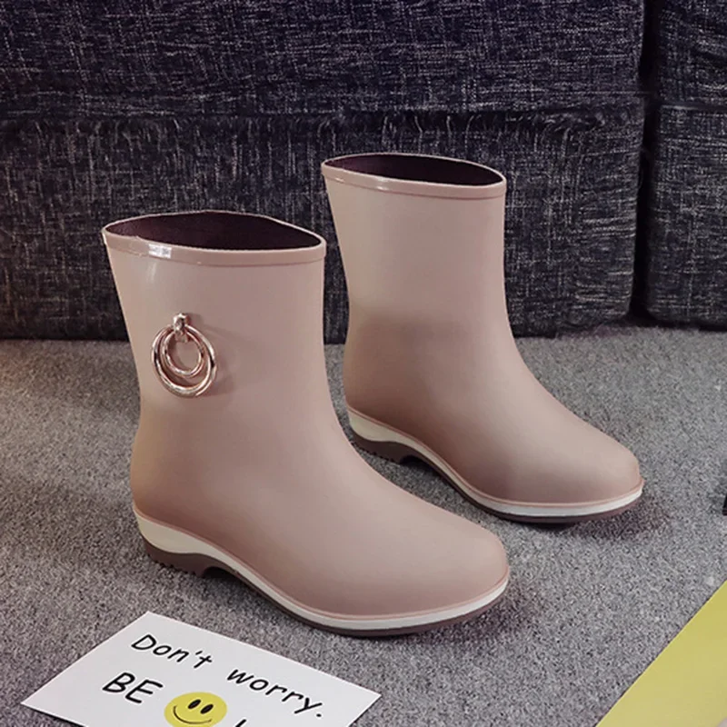 New Fashion Rainy Day Casual Non-Slip Waterproof Short Women\'s Rubber Boots Rain Boots Spring And Autumn Women\'s Shoes