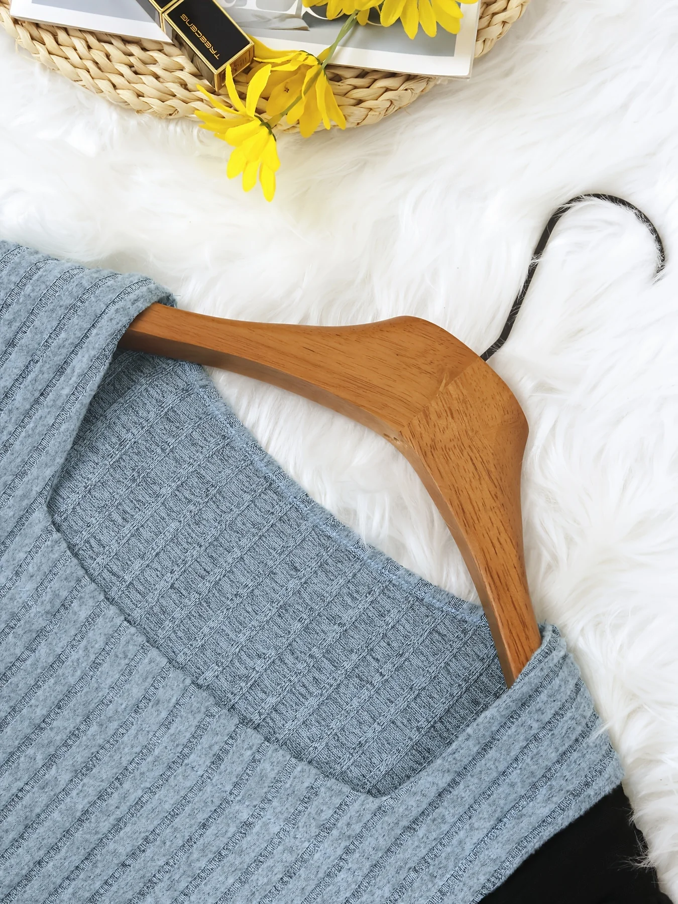 Stilvoller Plus-Size-Damenpullover mit quadratischem Ausschnitt und Farbblock-Design für modernen Chic – Detail 6