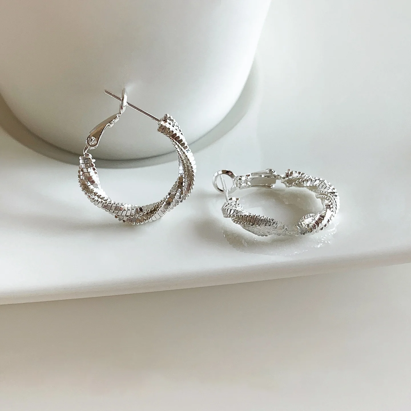 orecchini-a-cerchio-di-lusso-raytimone-gioielli-di-moda-per-donne-design-originale-accessori-di-lusso-piccoli-e-insoliti