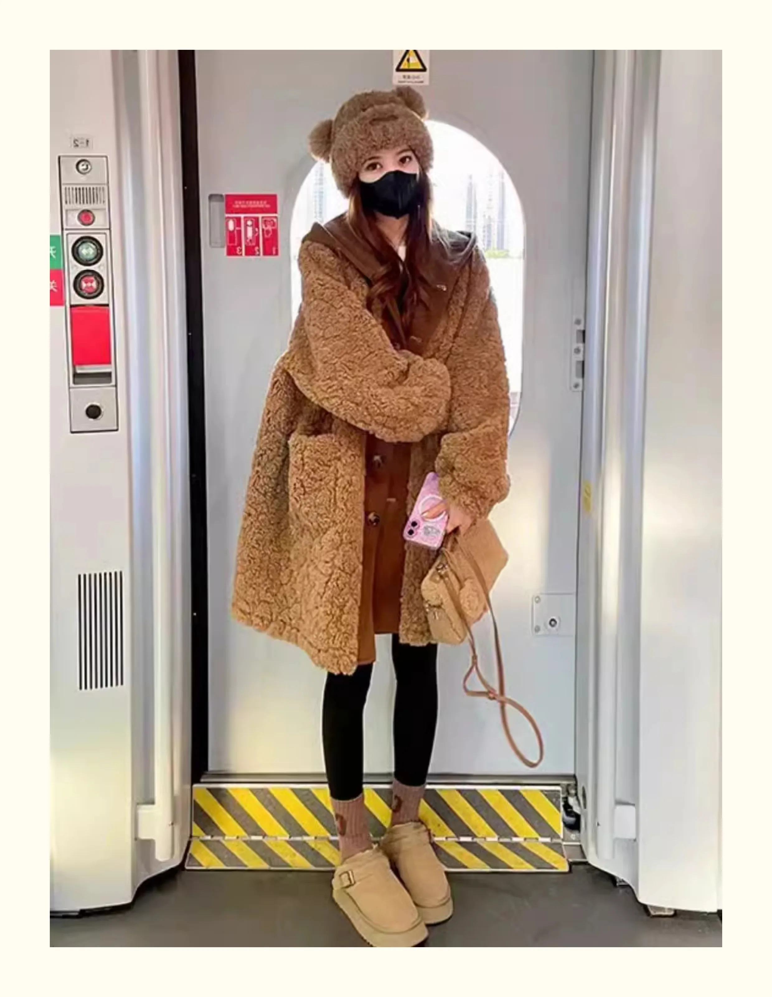 Kurtka z wełny jagnięcej damska cargo boyfriend styl militarny detal safari patchwork element płótno bomber moda klasyczna