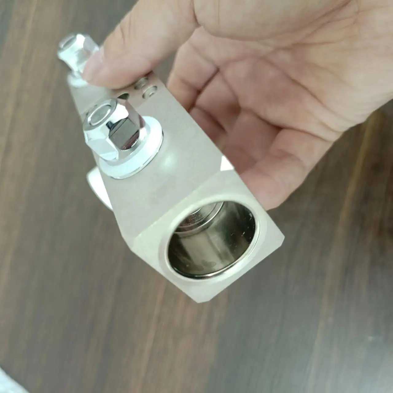 Backbar for Isoflurane Vaporizer Seletetac  Backbar Sevoflurane Vaporizer Mounting Block for Vet